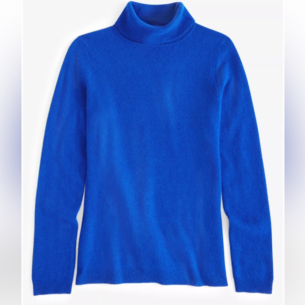 Woman’s 100% cashmere blue turtleneck size medium